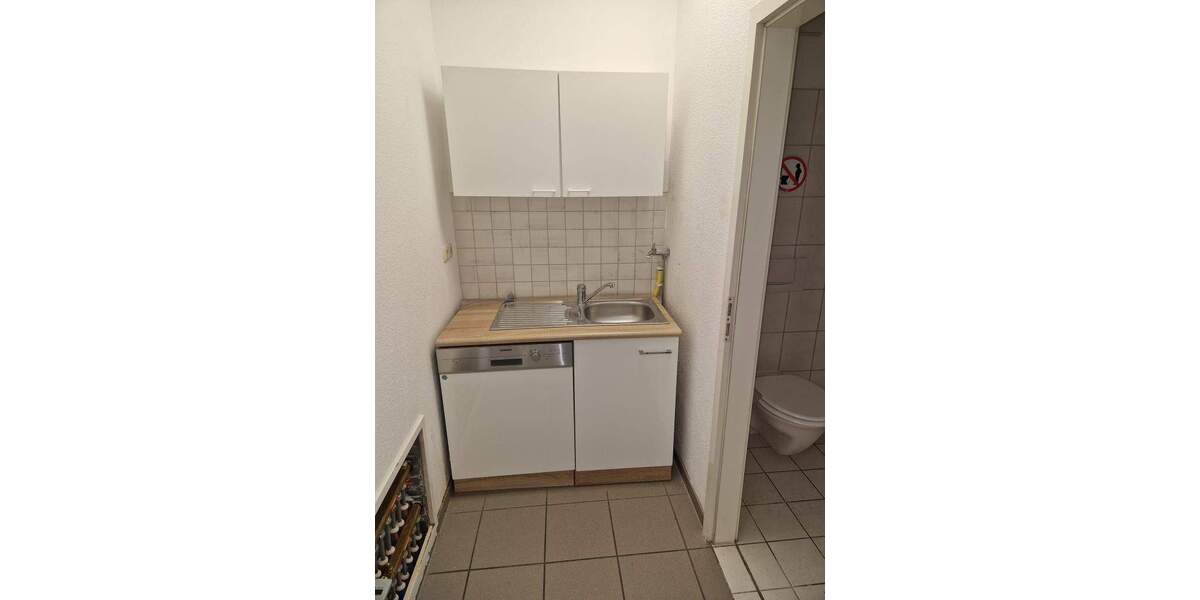 Großzügige Büroeinheit mit optimaler Raumaufteilung in der Leipziger Vorstadt! 9 zimmer