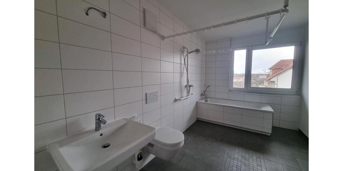 Etagenwohnung Radeberg - 3 Zimmer, 117 m&sup2;, 1.015&euro; | Angebot:26065730