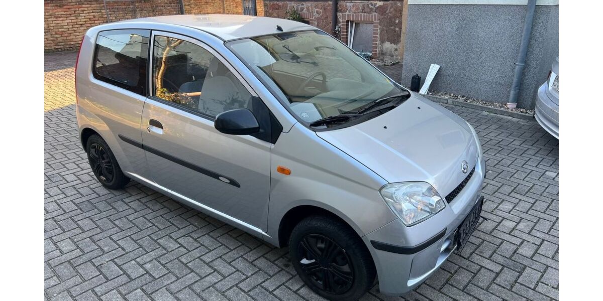 Daihatsu Cuore 38.000 km 2.999 € Dresden 01139