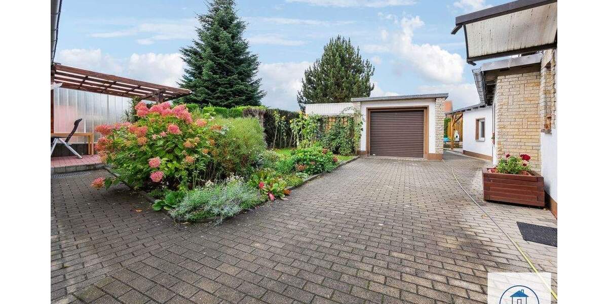 +DD: Romantische 5-R-DHH im Landhausstil + Nebenhaus zu vermieten! Garage + Garten mit Pool & Sauna+ 6 zimmer