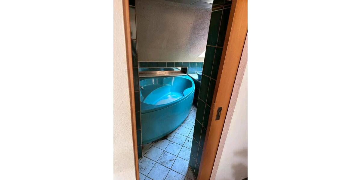 Einfamilienhaus Dorfhain - 8 Zimmer, 180 m&sup2;, 128.000&euro; | Angebot:27445521