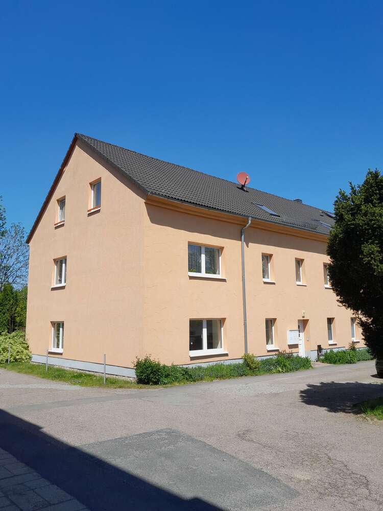 Wohnung zum Mieten in Ullendorf 420 € 64.02 m²