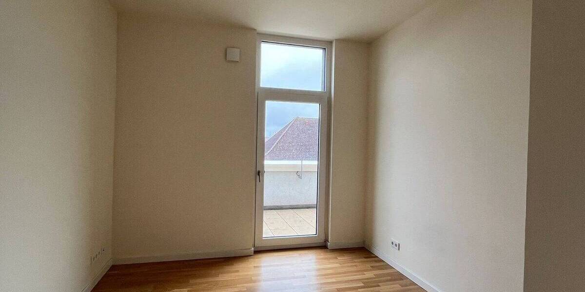 Etagenwohnung Dresden Innere Altstadt - 2 Zimmer, 101 m&sup2;, 1.498&euro; | Angebot:26644465