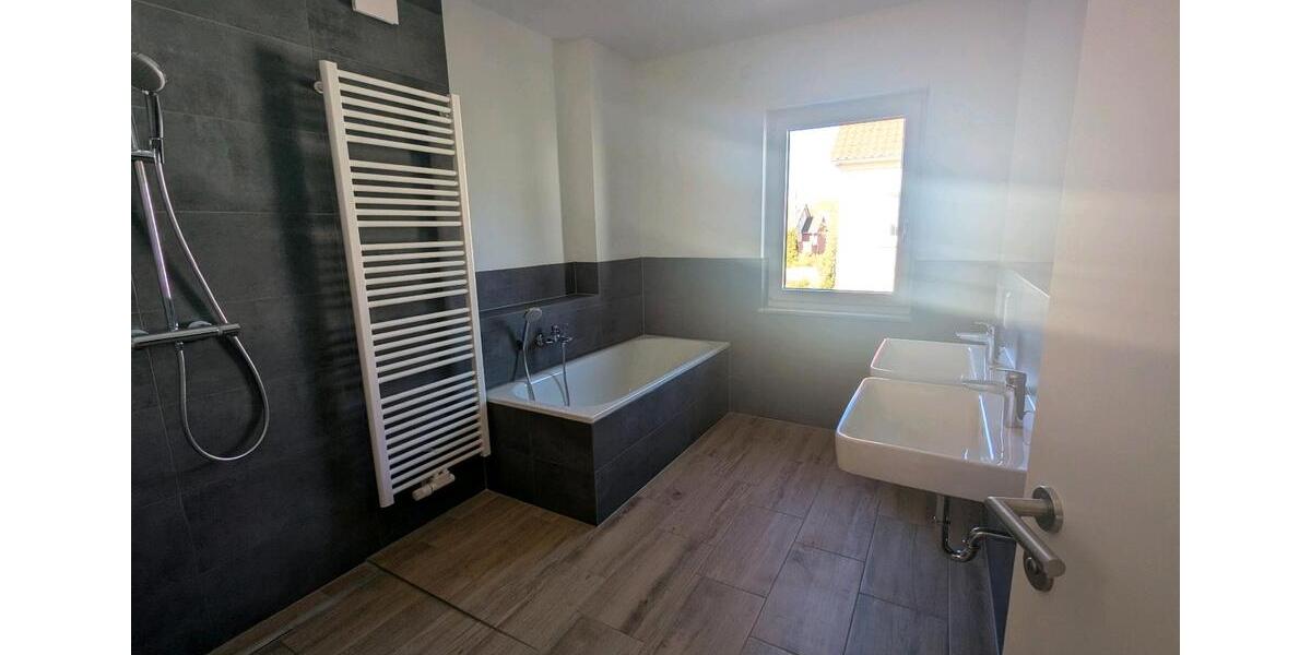 Etagenwohnung Dresden Weixdorf - 7 Zimmer, 152 m&sup2;, 2.950&euro; | Angebot:26397611