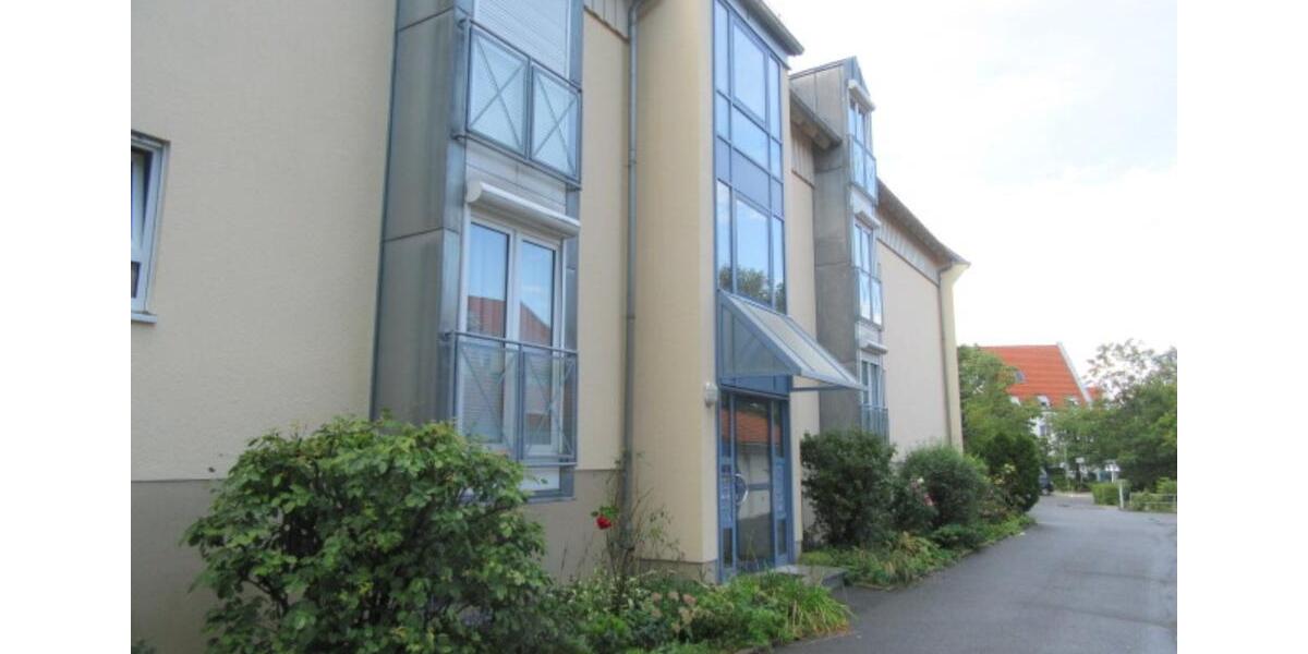 Hochparterre Dresden Schönfeld-Weißig - 1 Zimmer, 35 m&sup2;, 338&euro; | Angebot:25363713