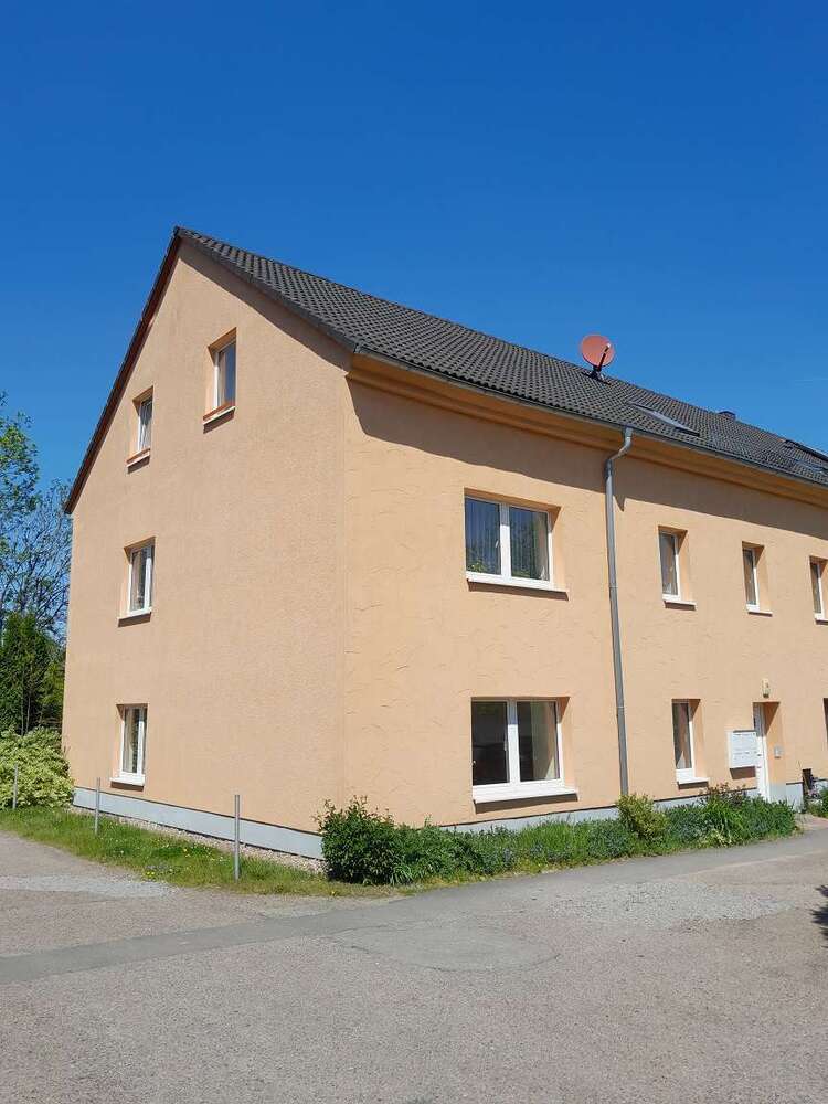 Wohnung zum Mieten in Ullendorf 416 € 64 m²