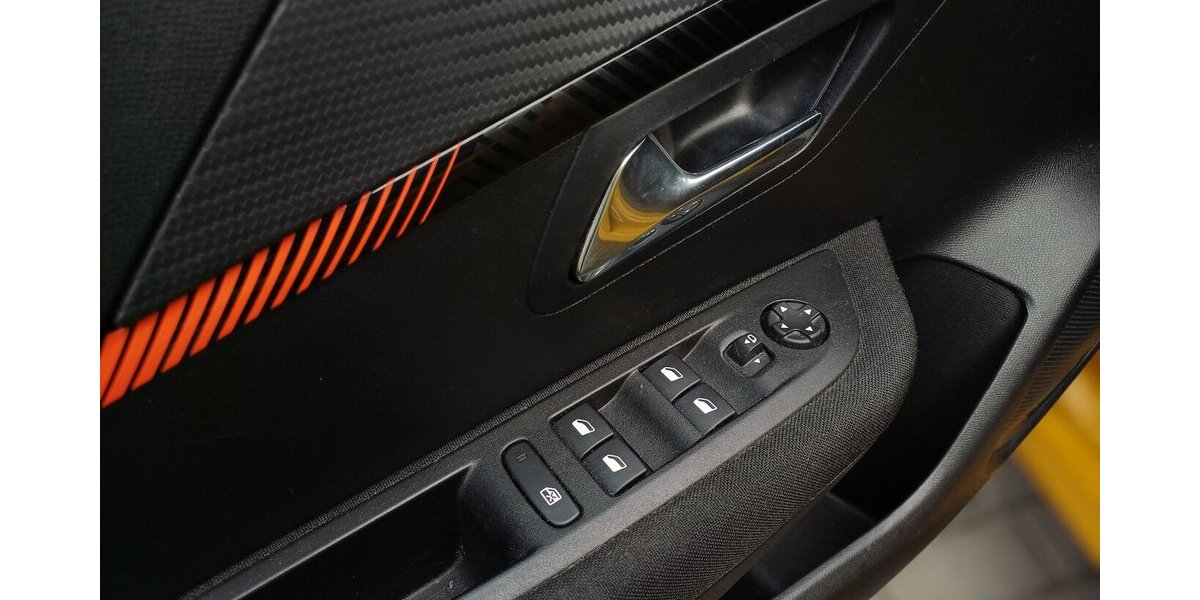 Peugeot 208 Active Pack 36.000 km 14.990 &euro; Meißen 01662