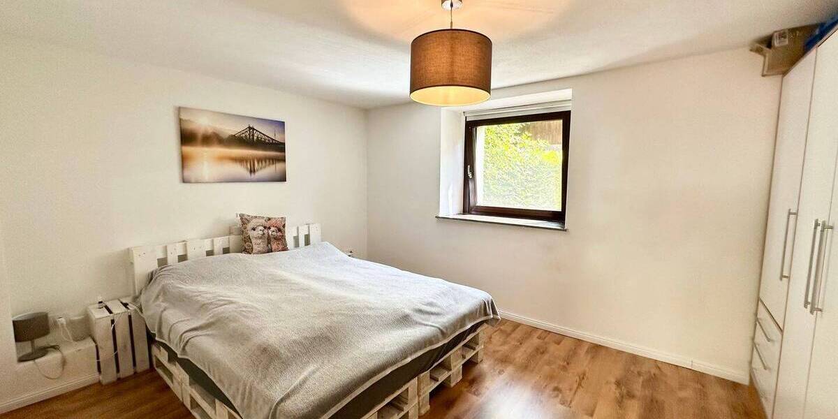 Einfamilienhaus Dresden Schönfeld - 8 Zimmer, 200 m&sup2;, 385.000&euro; | Angebot:26853080