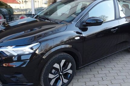 Dacia Sandero 4.350 km 16.990 &euro; Dresden 01217