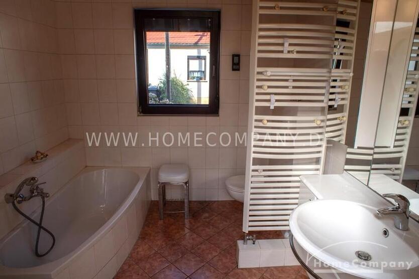 MöbliertFurnished Reihenhaushaus mit Grundstück in Dresden-Niedersedlitz max. 3 Personen