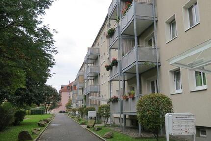 Gruna: 2-Zimmer-Wohnung mit Balkon und Tageslichtbad ab Februar frei 2 zimmer