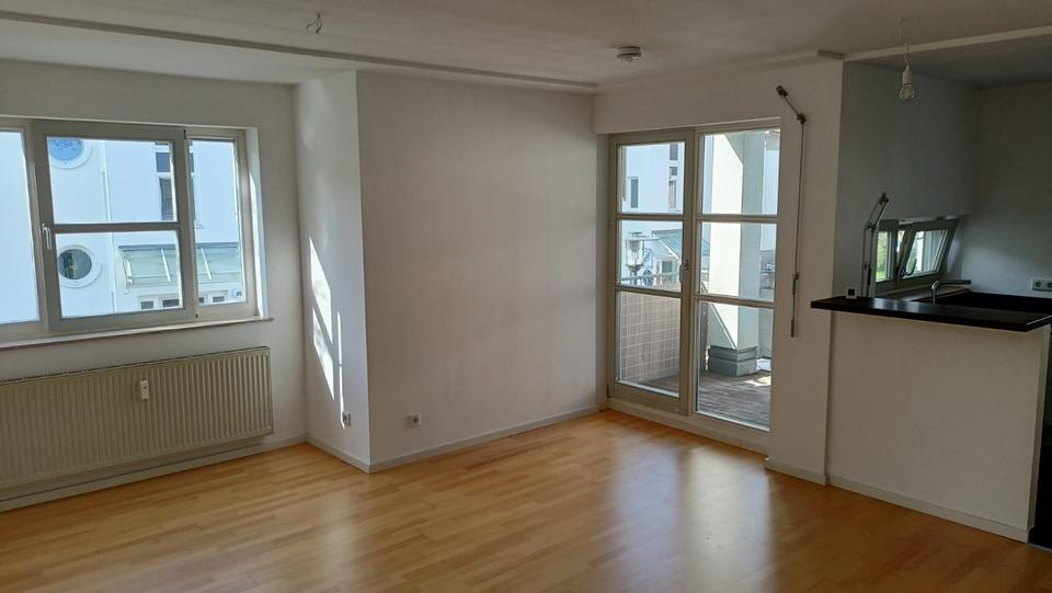 Top Altersvorsorge mit 4,8% Mietrendite, Stellplatz, Balkon & EBK 2 zimmer