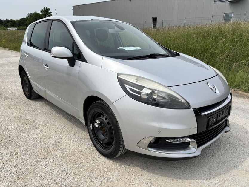 Renault Scenic 254.507 km 3.320 € Radeburg 01471
