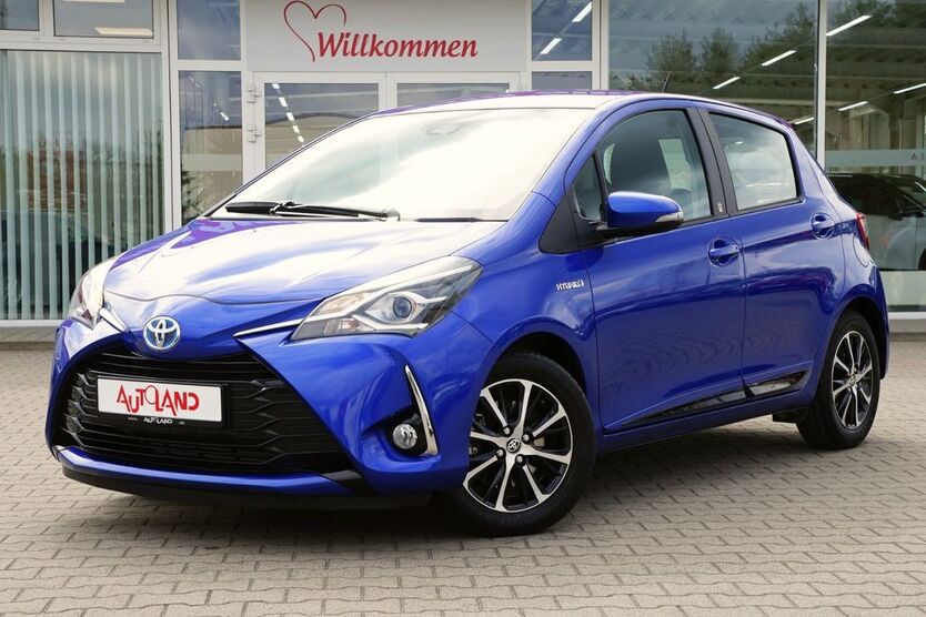 Toyota Yaris 48.520 km 13.990 € Dresden 01239