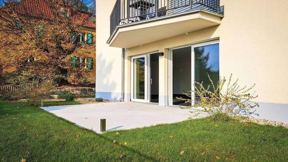 Osterangebot: Traumhafte Aussicht über Dresden - Stilvolle 4-Zimmer-Wohnung mit 3 Terrassen, großem Garten, Einbauküche und eigener Garage!