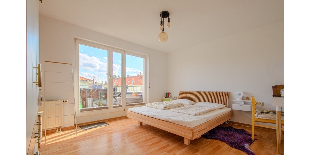 BEZUGSFREI – GEMÜTLICHE MAISONETTE – DACHTERRASSE – DUSCHBAD MIT FENSTER – TG-PARKER 2 zimmer