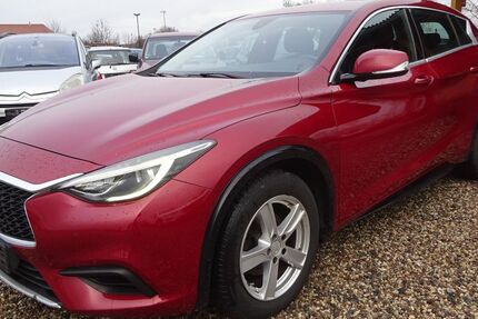 INFINITI Q30 215.993 km 8.200 &euro; Dresden 01219