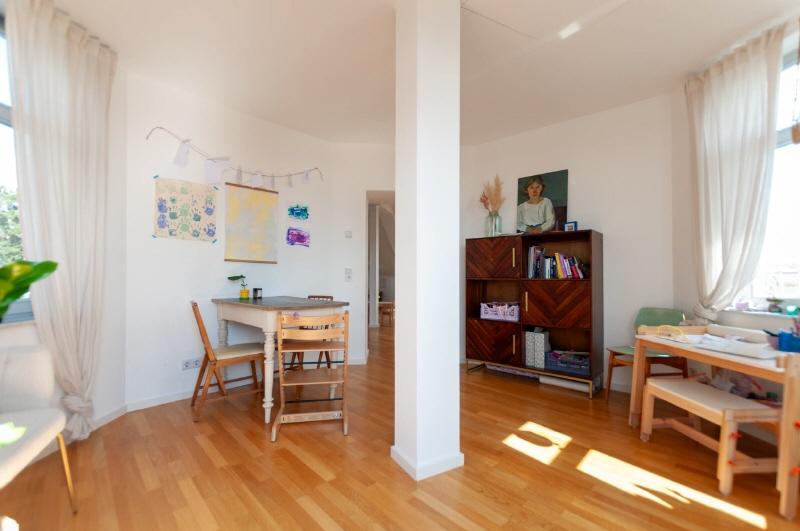 Dachgeschoßwohnung Dresden Loschwitz - 3 Zimmer, 101 m&sup2;, 1.165&euro; | Angebot:26288747
