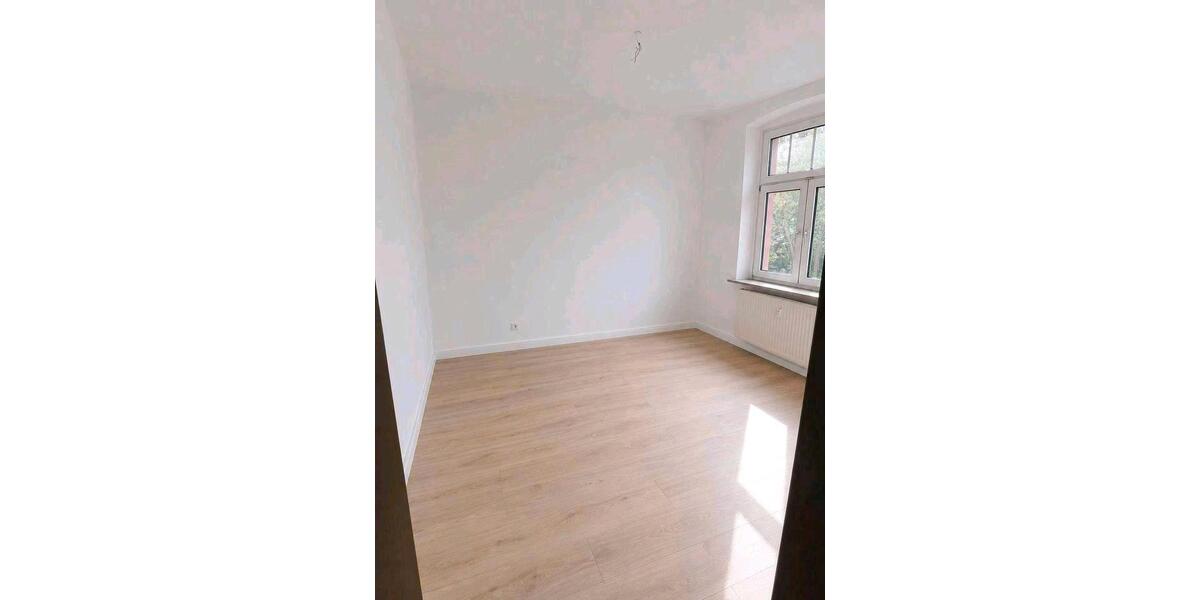 Etagenwohnung Großröhrsdorf - 4.5 Zimmer, 96 m&sup2;, 892&euro; | Angebot:26465301