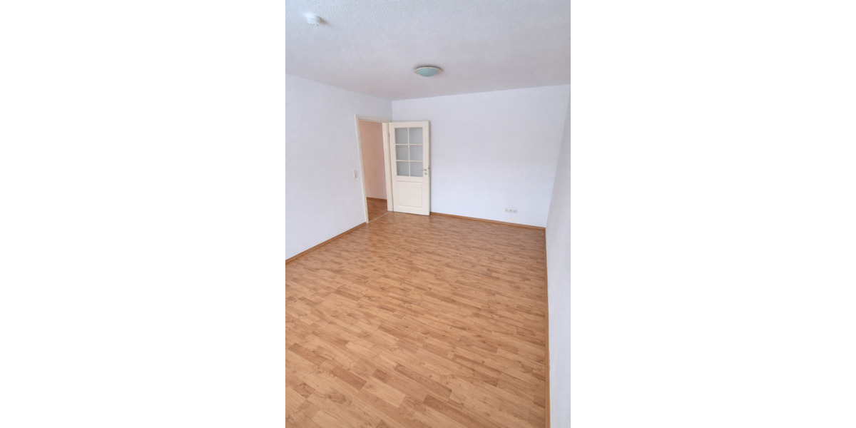 Erdgeschoßwohnung Dresden Klotzsche - 1 Zimmer, 34 m&sup2;, 298&euro; | Angebot:25648119