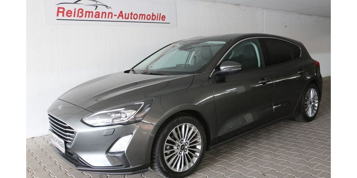 Ford Focus 56.467 km 14.390 &euro; Dresden 01156