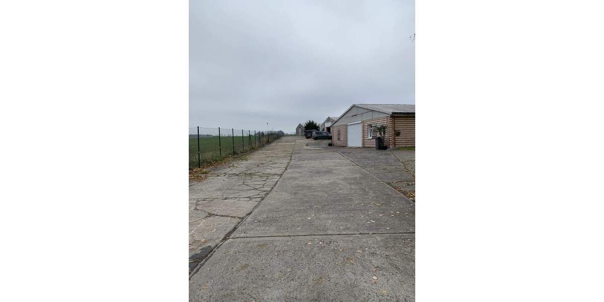 Großzügige Halle - ideal als Lagerfläche in Sora bei Klipphausen! zimmer