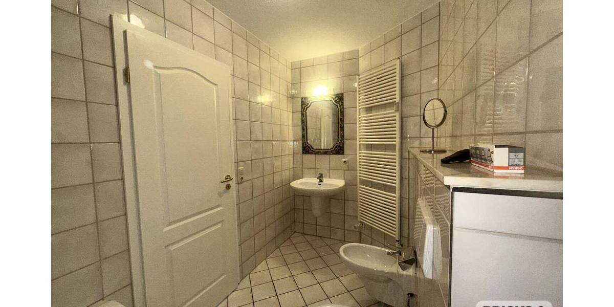 +++ Wohnung über den Dächern der Dresdner Neustadt Tiefgaragenstellplatz inkl.! +++ 2 zimmer