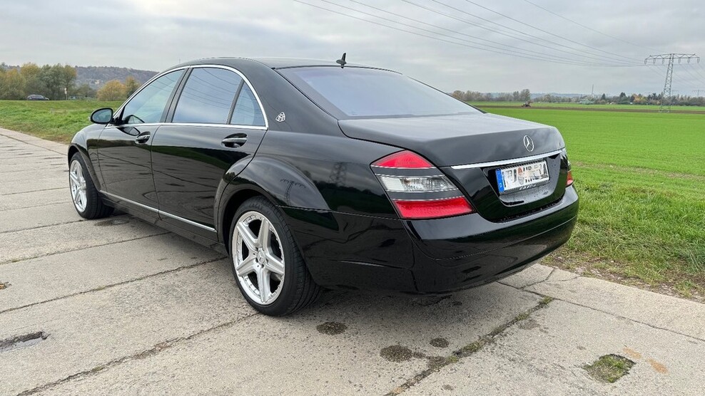 Mercedes-Benz S 500 349.000 km 15.900 € Radebeul 01445