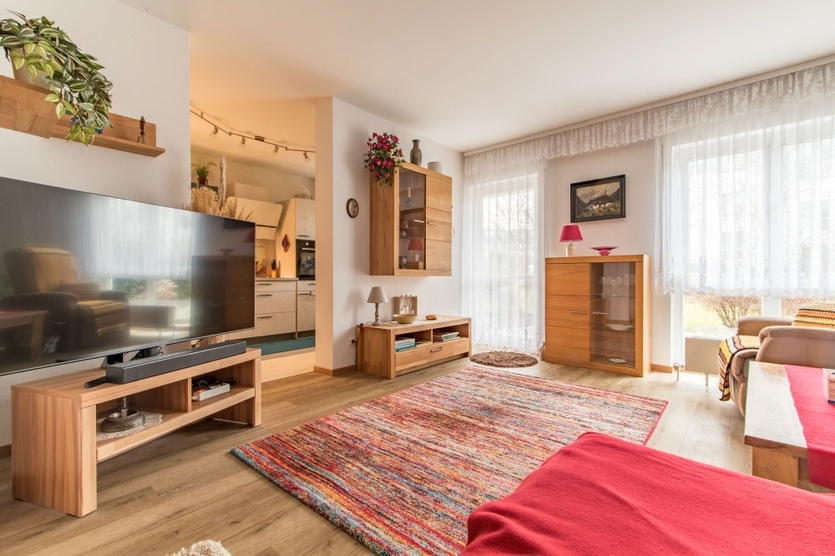 BEZUGSFREI – GROSSE TERRASSE – TAGESLICHTBAD MIT WANNE & DUSCHE – TOP LAGE – STELLPLATZ 2 zimmer