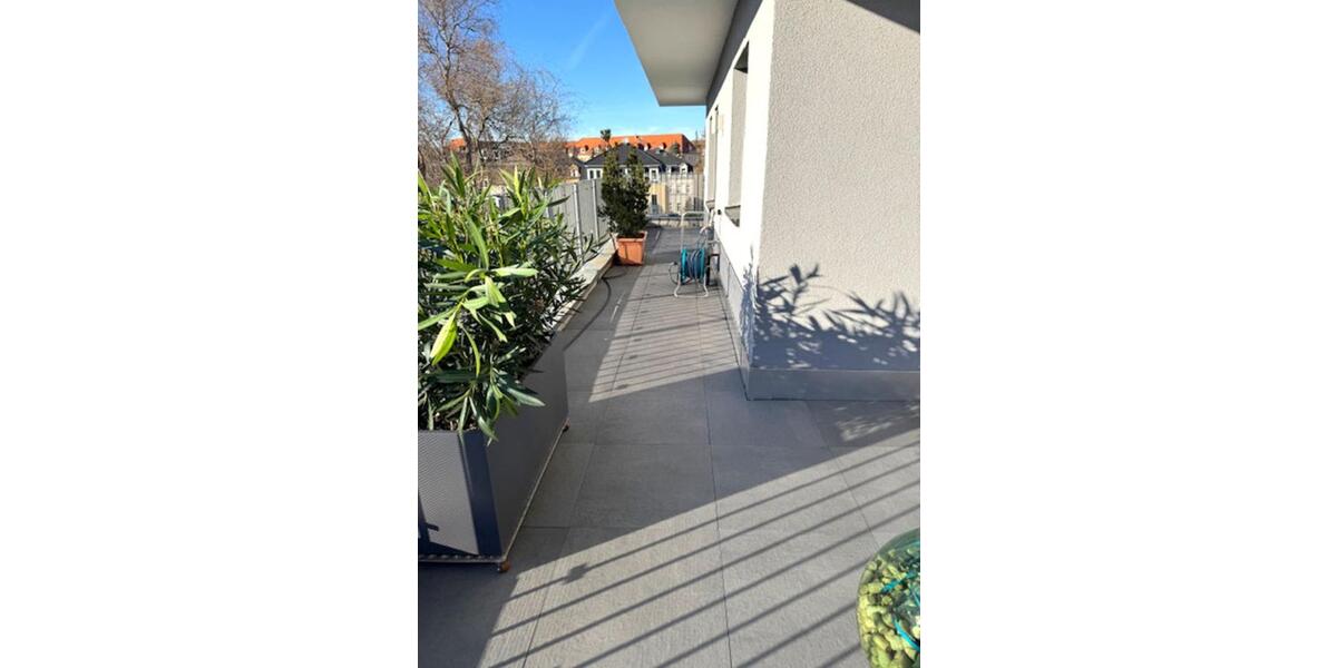 Dachgeschoßwohnung Dresden Pieschen - 3 Zimmer, 122 m&sup2;, 2.161&euro; | Angebot:25348829