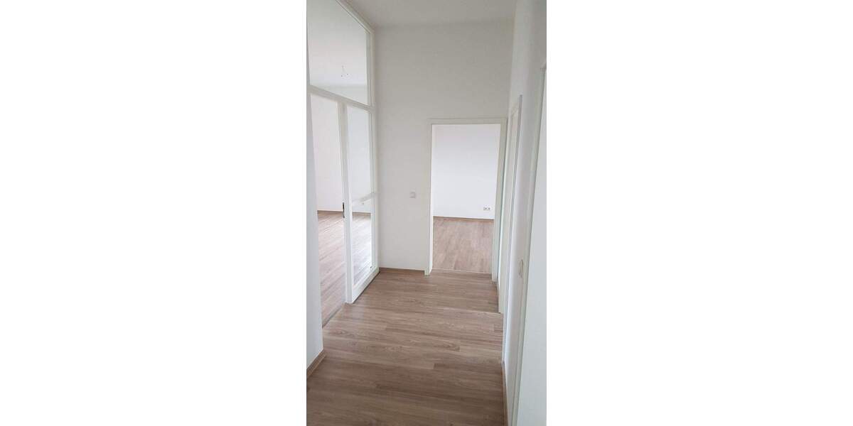 Etagenwohnung Arnsdorf - 2 Zimmer, 74 m&sup2;, 146.000&euro; | Angebot:25685107