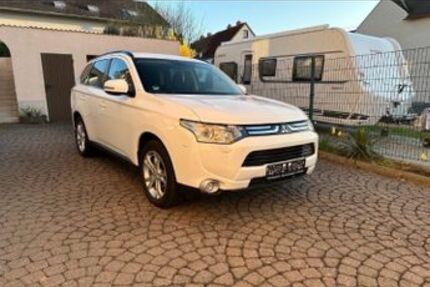 Mitsubishi Outlander 171.000 km 10.500 &euro; Dresden 01067
