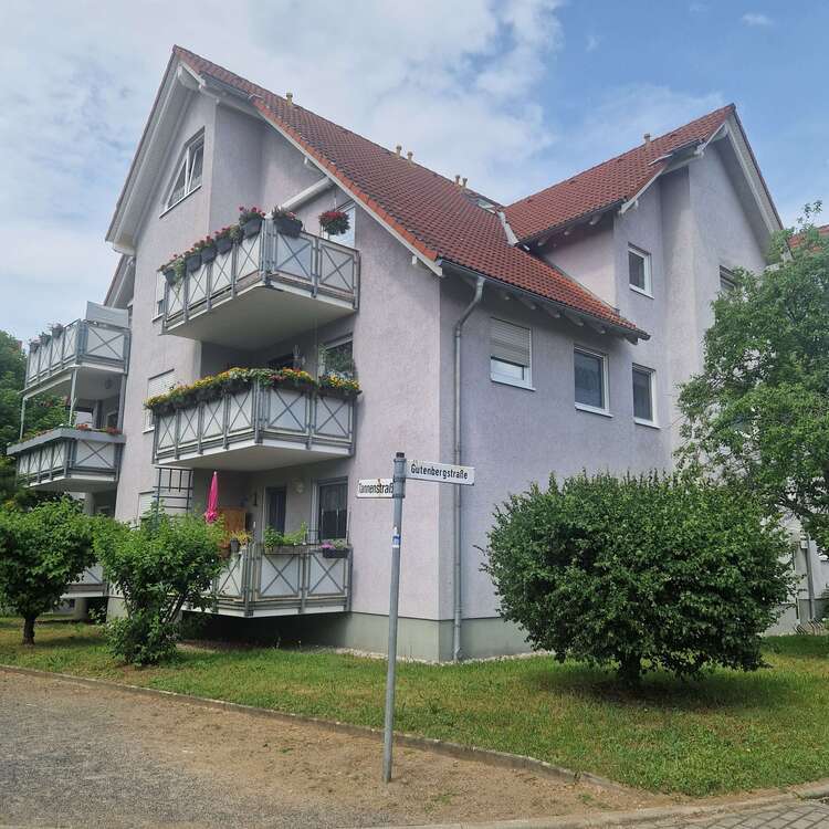 Wohnung zum Mieten in Weinböhla 555 € 61.92 m²
