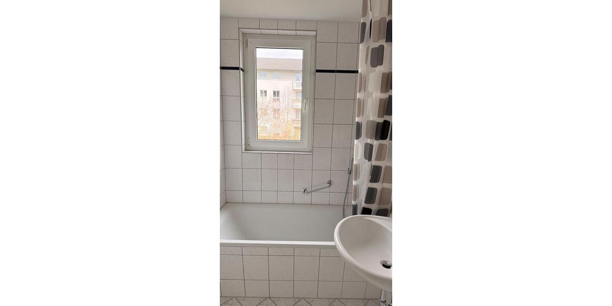 Etagenwohnung Dresden Klotzsche - 1 Zimmer, 47 m&sup2;, 422&euro; | Angebot:26265625