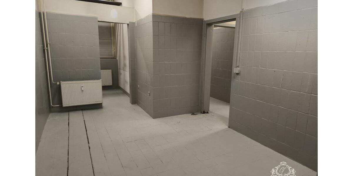 LAGERRAUM 58m² MIT WASSER- & STARKSTROMANSCHLUSS zimmer