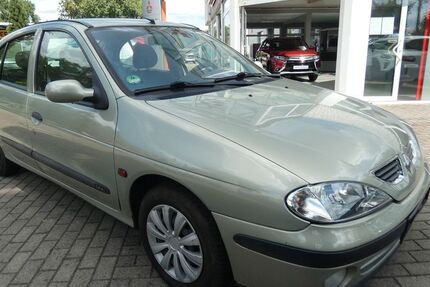 Renault Megane 101.264 km 2.890 &euro; Radebeul 01445