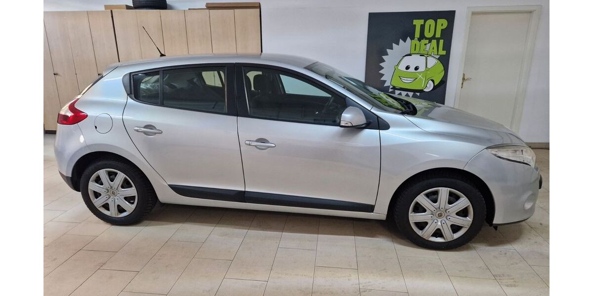Renault Megane 124.383 km 3.700 &euro; Dresden 01139
