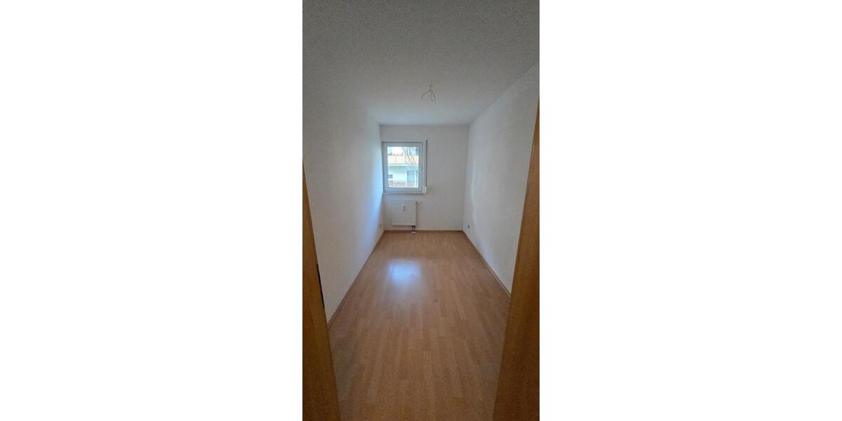 Erdgeschoßwohnung Pirna - 3 Zimmer, 74 m&sup2;, 600&euro; | Angebot:26384045