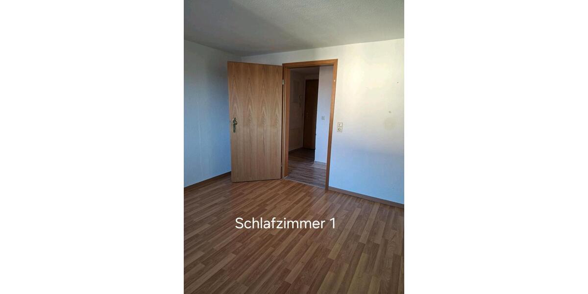 Etagenwohnung Dippoldiswalde - 4 Zimmer, 82 m&sup2;, 600&euro; | Angebot:26105046