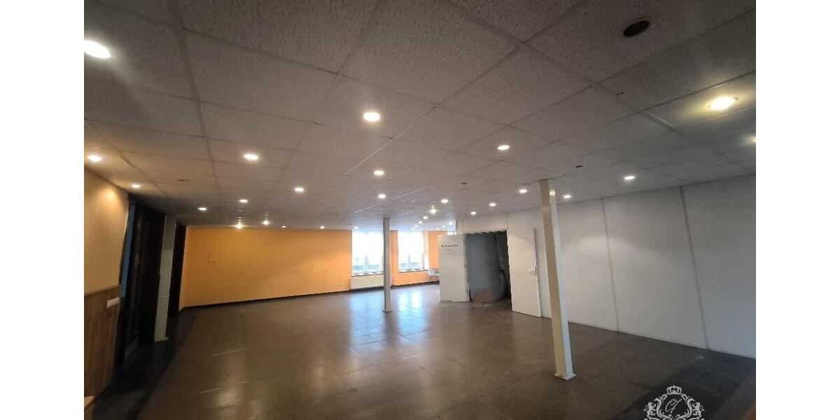 MULTIFUNKTIONALE GEWERBEFLÄCHE - ca. 280 m² zimmer