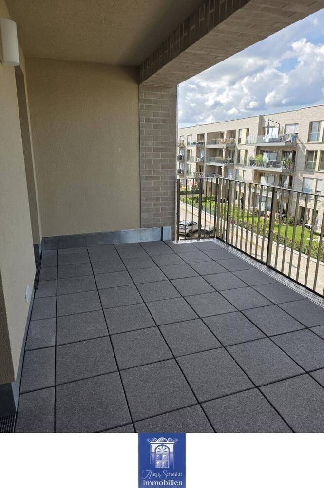 Hafencity Dresden! Traumhafte Wohnung mit zwei großen Balkonen, Lift und vieles mehr