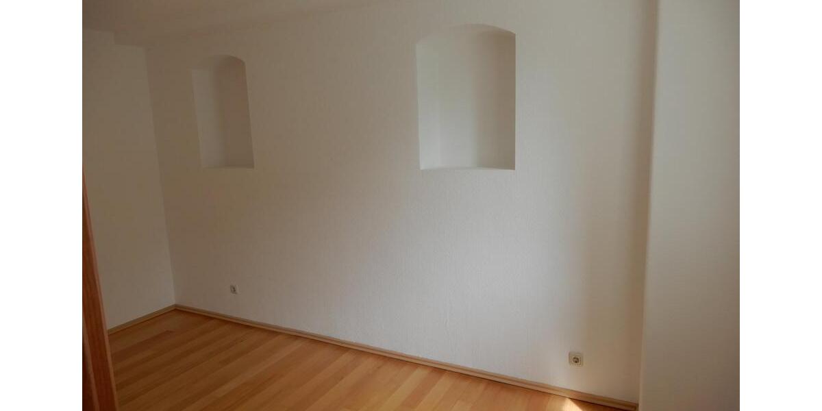 Einfamilienhaus Dresden Klotzsche - 8 Zimmer, 215 m&sup2;, 590.000&euro; | Angebot:27119340