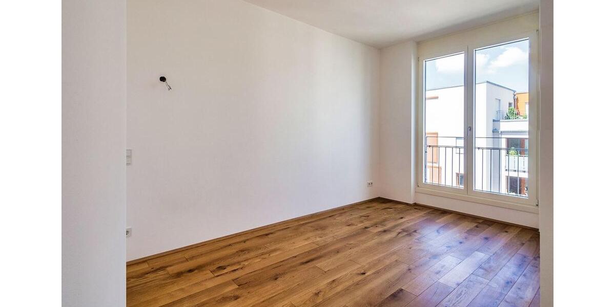 Etagenwohnung Dresden - 5 Zimmer, 143 m&sup2;, 2.220&euro; | Angebot:26338030
