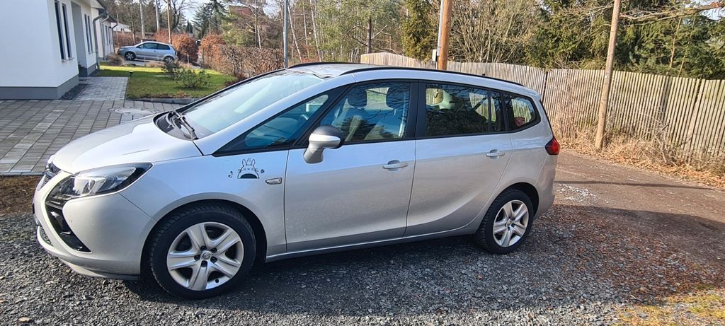 Opel Zafira Tourer 109.000 km 6.000 &euro; Weinböhla 01689