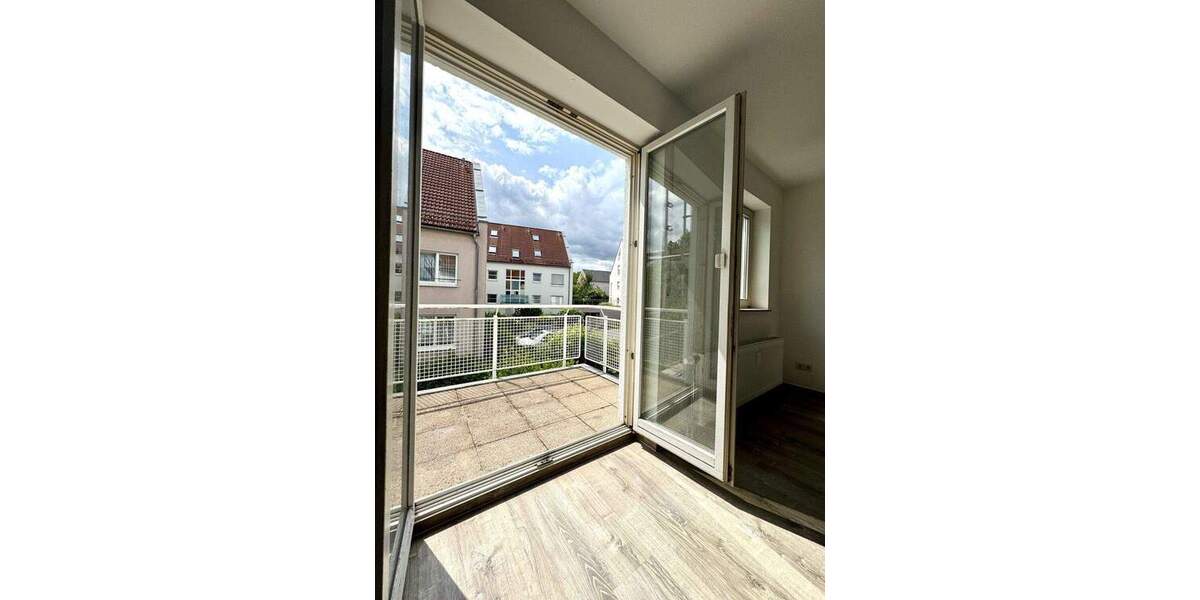 Etagenwohnung Dresden Mobschatz - 2 Zimmer, 62 m&sup2;, 697&euro; | Angebot:25697847