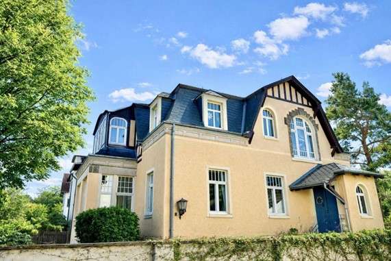 Einfamilienhaus Radebeul - 7 Zimmer, 240 m&sup2;, 2.900&euro; | Angebot:26481937