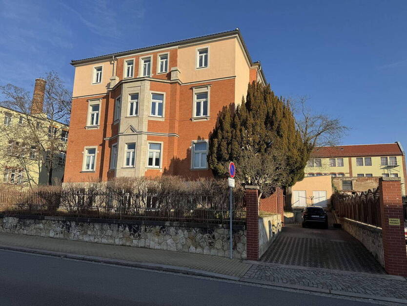 Attraktive und moderne 6-Zimmer-Wohnung in Radebeul-Ost