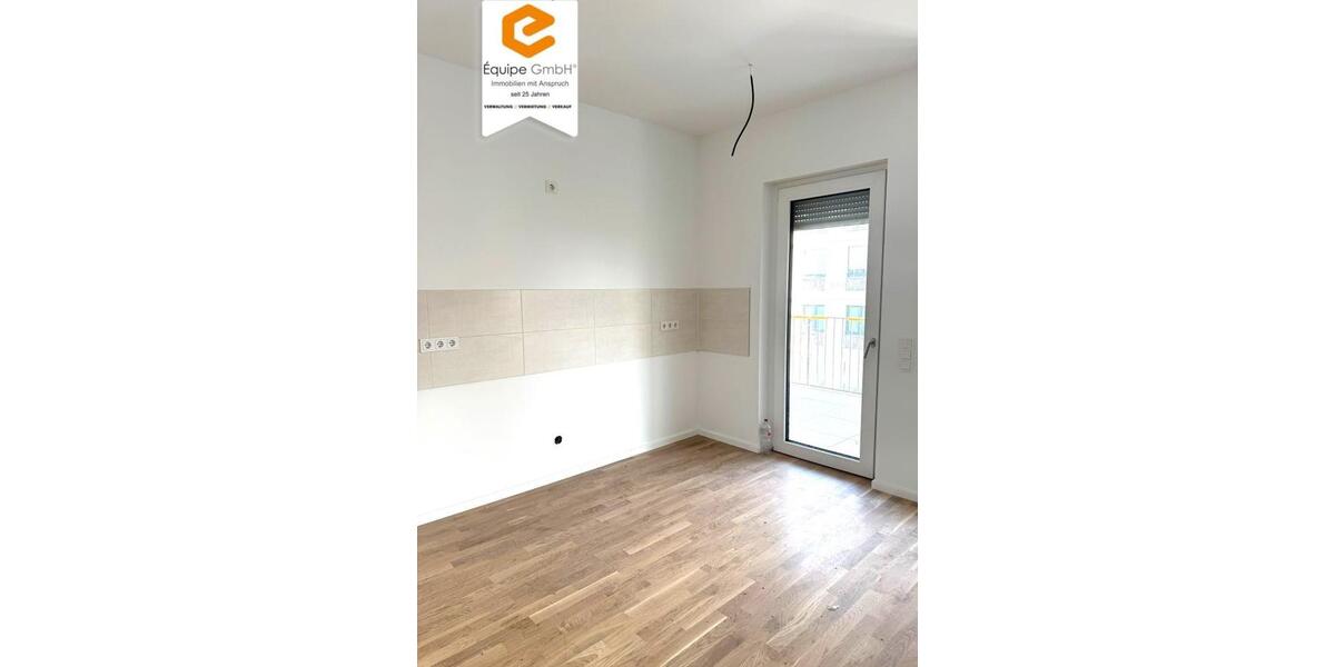 Etagenwohnung Dresden Neustadt - 3 Zimmer, 85 m&sup2;, 1.355&euro; | Angebot:25989844