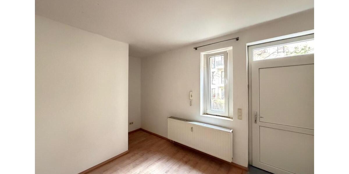 Erdgeschoßwohnung Dresden Neustadt - 1 Zimmer, 30 m&sup2;, 300&euro; | Angebot:25540937