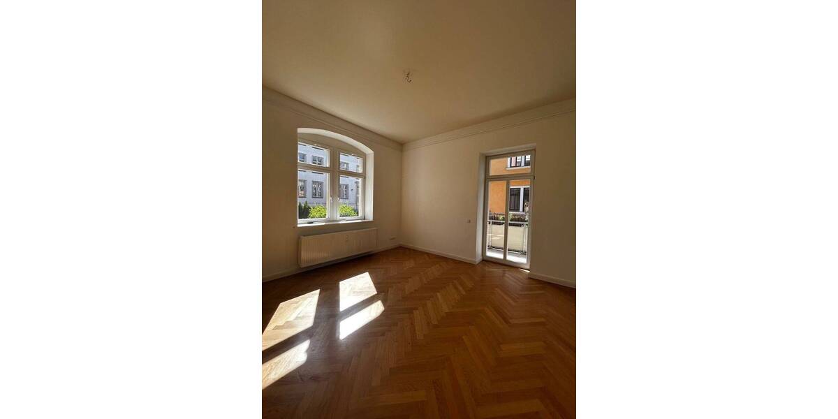 Etagenwohnung Dresden Friedrichstadt - 3 Zimmer, 96 m&sup2;, 1.450&euro; | Angebot:26910378